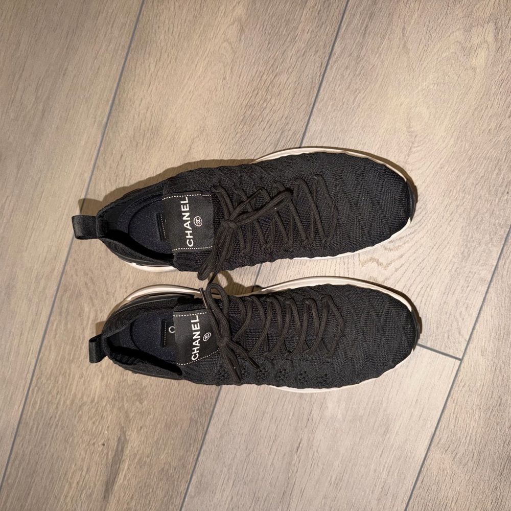 CHANEL women’s knit sneakers